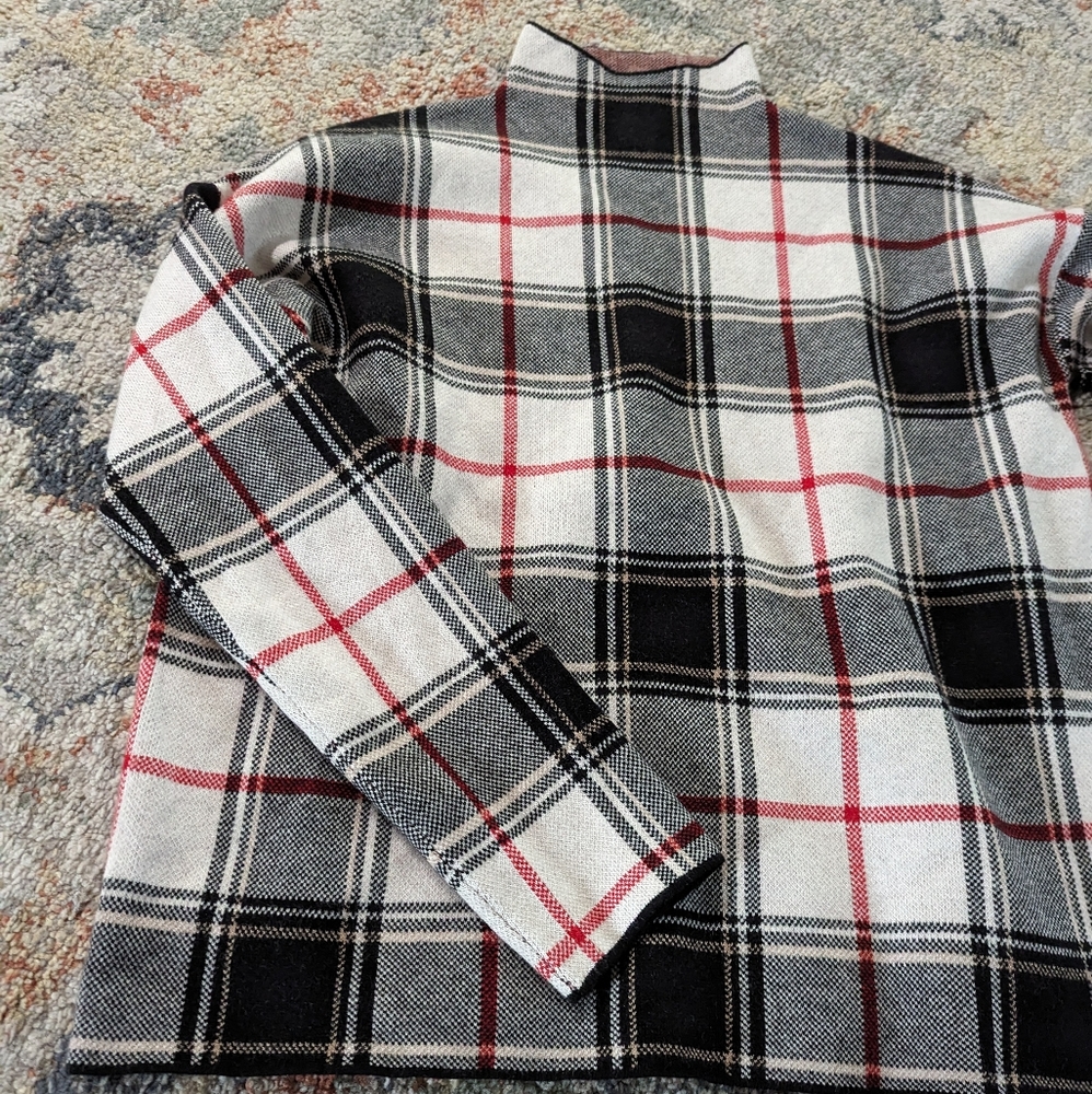 Tahari blouse